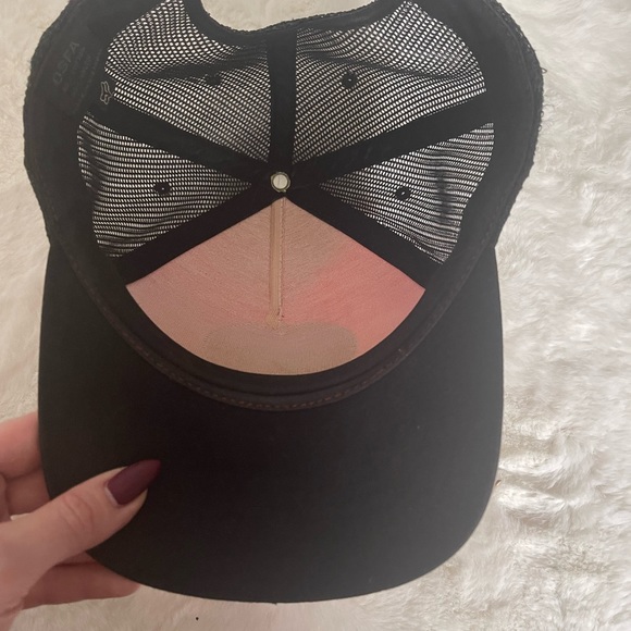 Racing fox hat for men. Used. Orange color. - Picture 3 of 3